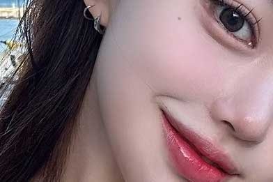 Сөүмиёны нүдний доорх өөхийг арилгах: Хэрэв таны царай ядарсан харагдаж байвал