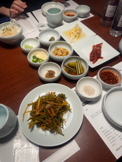 ร้านเนื้อวัวจอนโพ แพคยังยุกซิกจัง จัดงานเลี้ยงรวมของโรงพยาบาลศัลยกรรมโฟร์ซีซันส์ที่สวยงามตลอดสี่ฤดู!