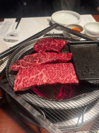 ร้านเนื้อวัวจอนโพ แพคยังยุกซิกจัง จัดงานเลี้ยงรวมของโรงพยาบาลศัลยกรรมโฟร์ซีซันส์ที่สวยงามตลอดสี่ฤดู!