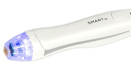 Virtue RF SMART RF手柄——末端装有发出蓝光的微针治疗头