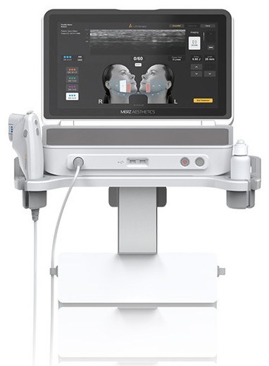 Ultherapy PRIME超声波提升设备主机——屏幕上显示着左右两侧面部超声影像